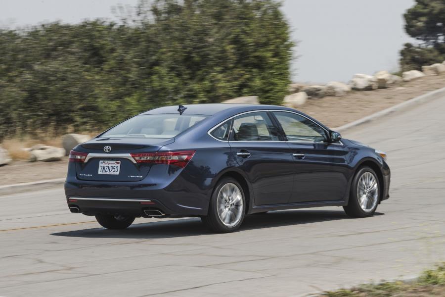  Toyota Avalon Limited 2015 года  (NA) (фото 21 из 31)